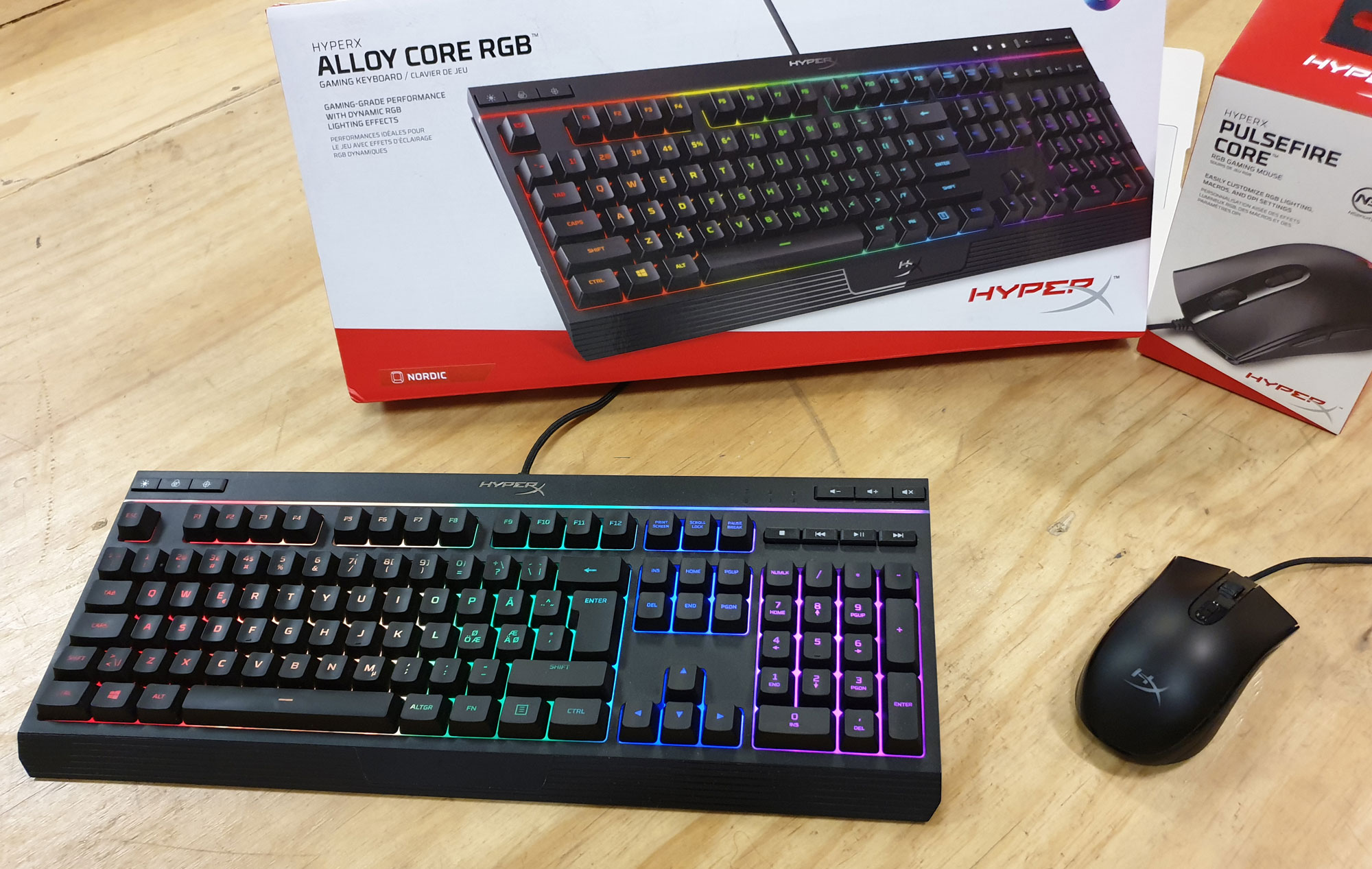 Hyper alloy core. Hyper Alloy Core RGB. HYPERX Alloy Core RGB. HYPERX Pulsefire Core RGB. HYPERX Alloy Core RGB С русскими.